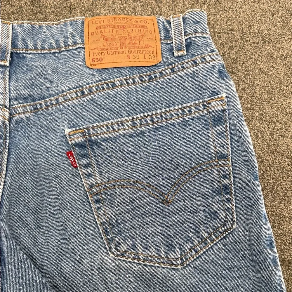 Levi's Jeans Mens 36x32 550 Light Wash Classic Blue Denim Relaxed Fit Cotton 90s